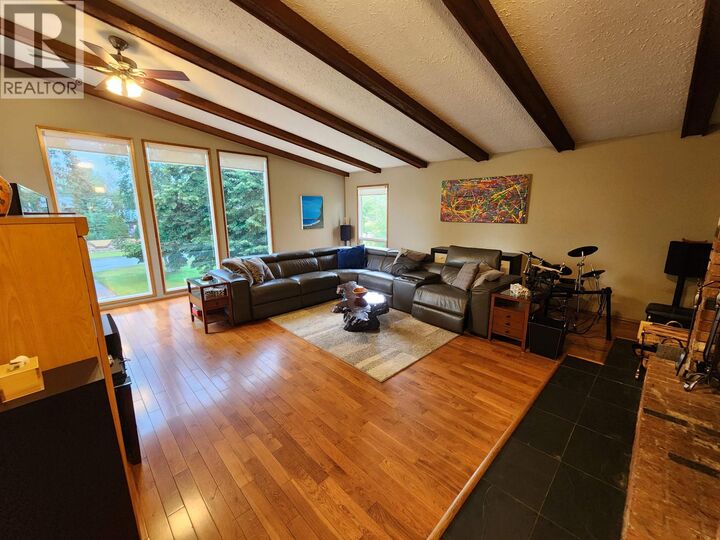 Property Photo: 3696 Rosia Road BC V2K 4Y6