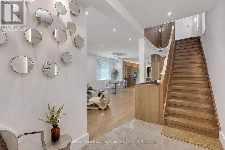 Property Photo: 124 Lyndhurst Avenue ON M5R 2Z9