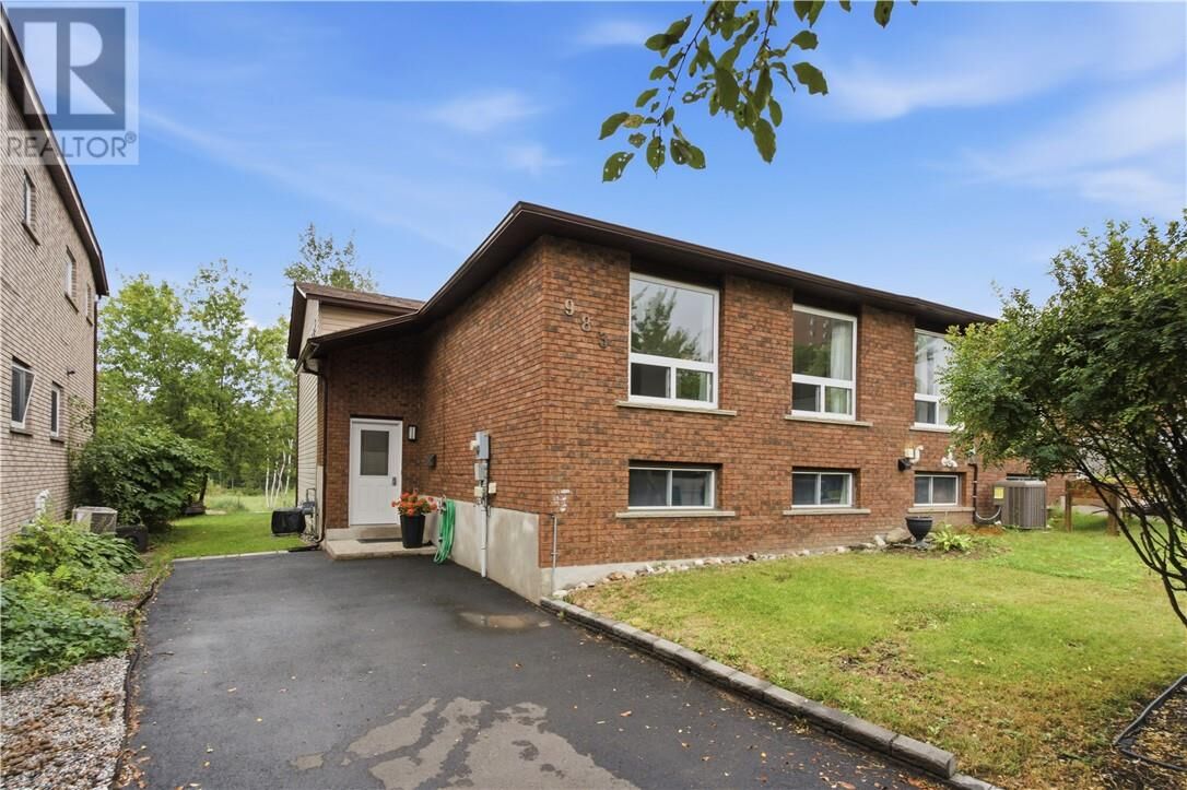 Property Photo: 983 Arthur Street ON P3A 5L8