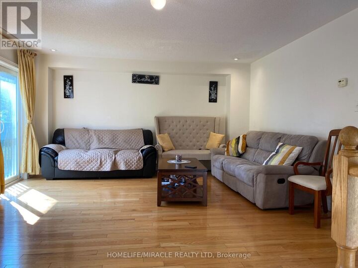Property Photo: 13 Vasto Lane ON M1M 0C6