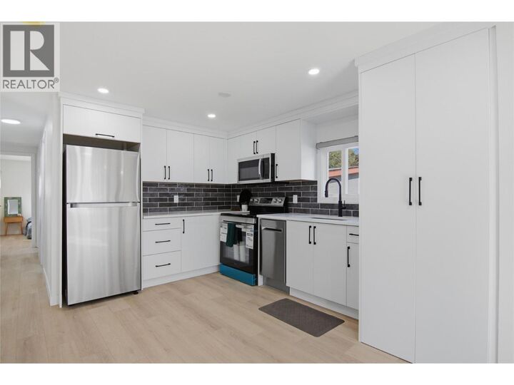 Property Photo: 4626 Summer Road 6 BC V0E 1E0