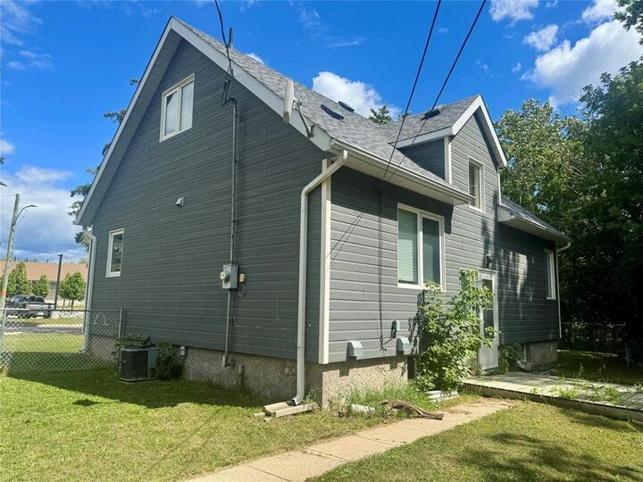 Property Photo: 40 Maple Street MB R0E 1M0