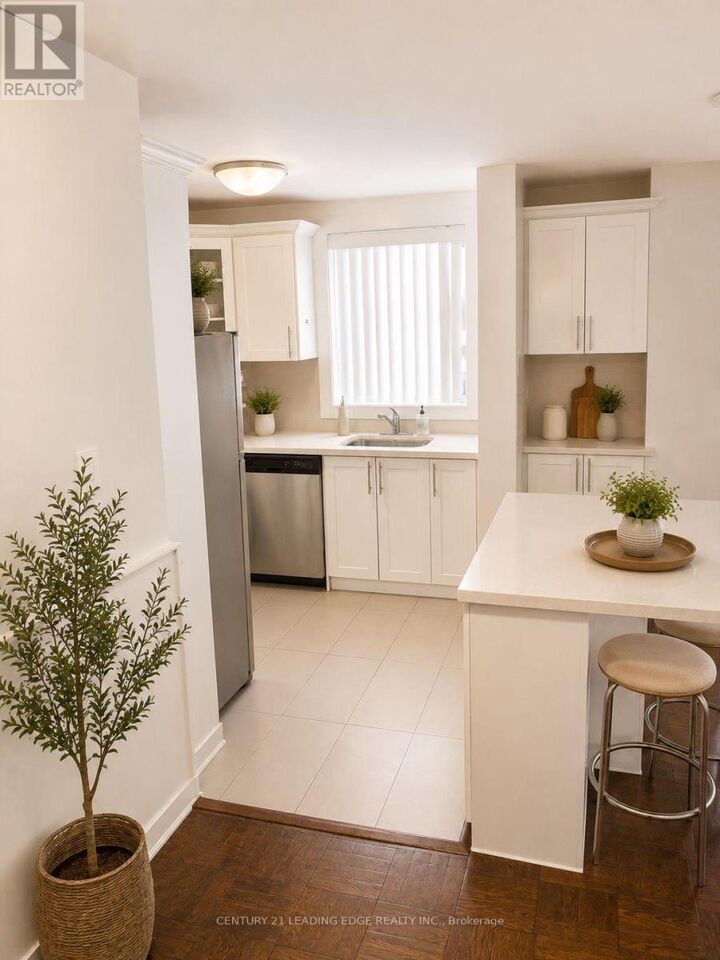 Property Photo: 103 Avenue Road 112 ON M5R 2G9