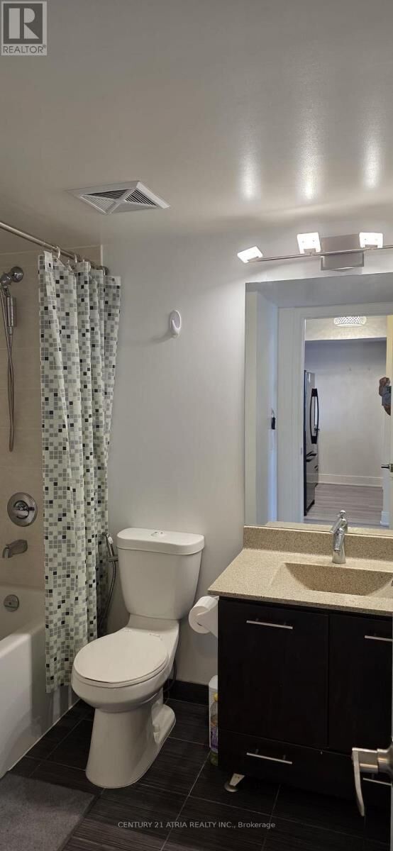 Property Photo: 125 Village Green Square 2807 ON M1S 0G3