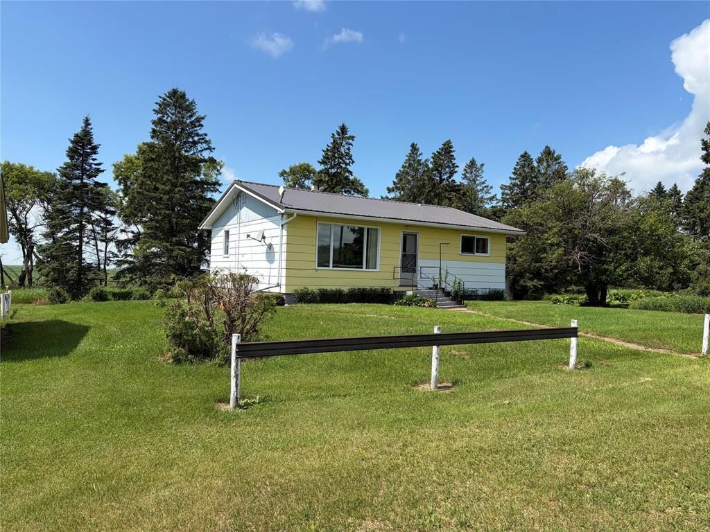 Property Photo:  153135 66 North Road North  MB R0M 2C0 