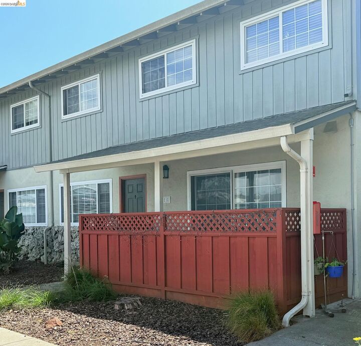 Property Photo: 650 Fargo Ave 1 CA 94579