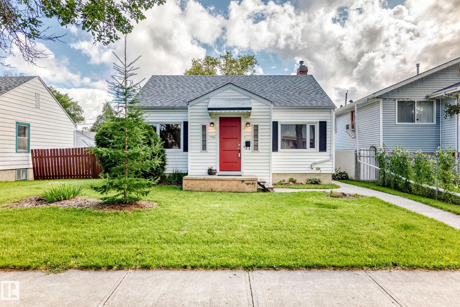 Property Photo: 11637 87 Street NW AB T5B 3M6