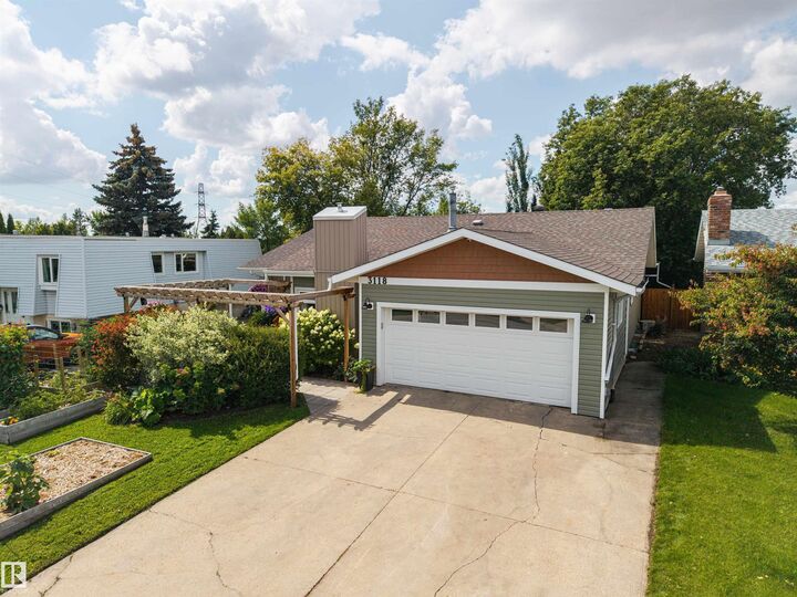 Property Photo: 3118 89 Street NW AB T6K 2Z4