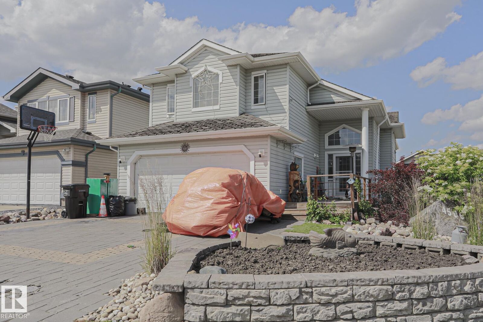 Property Photo: 4506 154 Avenue NW AB T5Y 3H3
