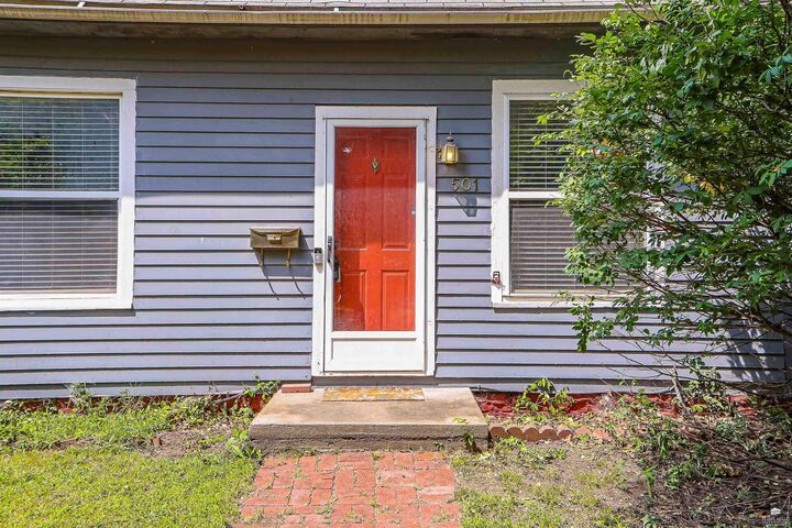 Property Photo:  501 Vattier St  KS 66502 