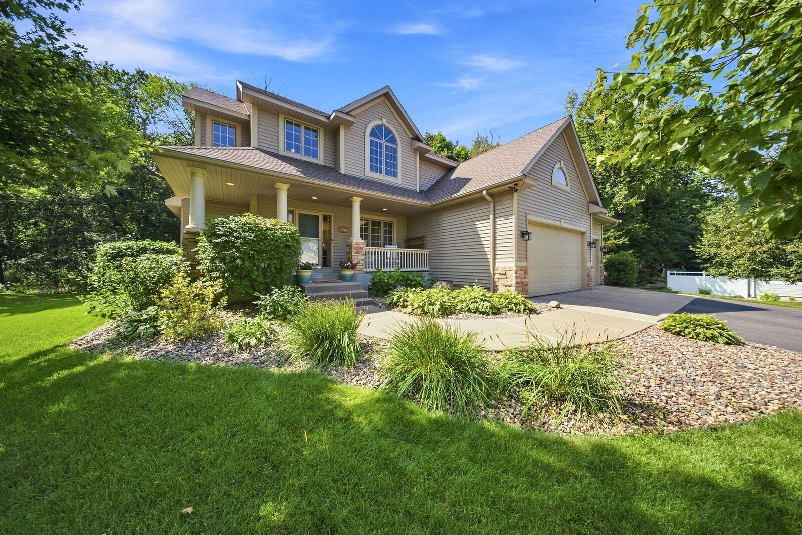 Property Photo: 605 Knollwood Drive WI 54016