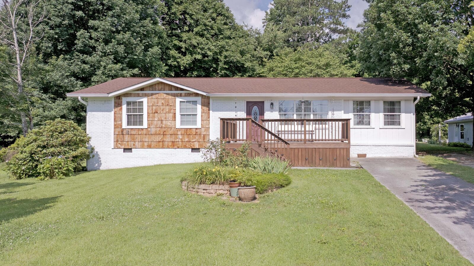 Property Photo: 418 Haywood Lane TN 37321