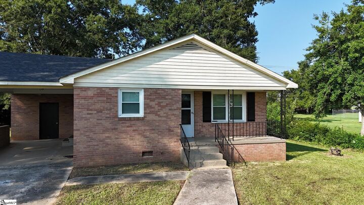 Property Photo:  86 Grove Street  SC 29325 