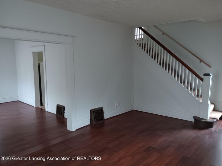 Property Photo: 908 N Pine Street MI 48906