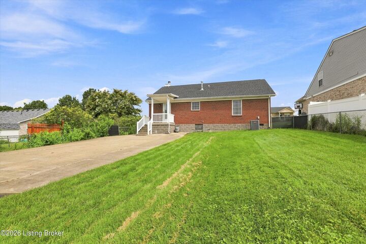 Property Photo:  8702 Vision Pl  KY 40229 