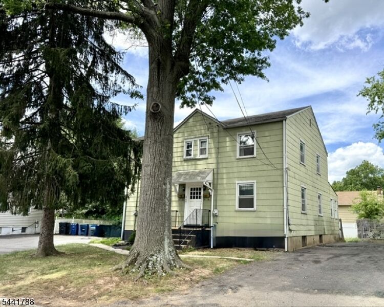 Property Photo: 671 Crescent Dr NJ 08805