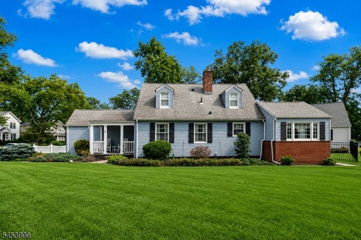 Property Photo:  8 Cherokee Road  NJ 07016 