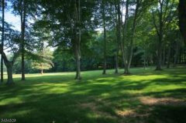 Property Photo:  17 Exmoor Dr  NJ 07945 