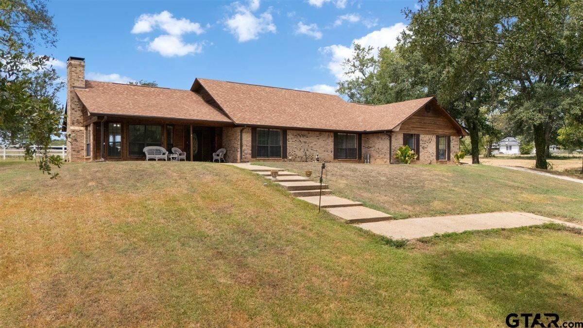 Property Photo:  10698 N Cr 173  TX 75684 