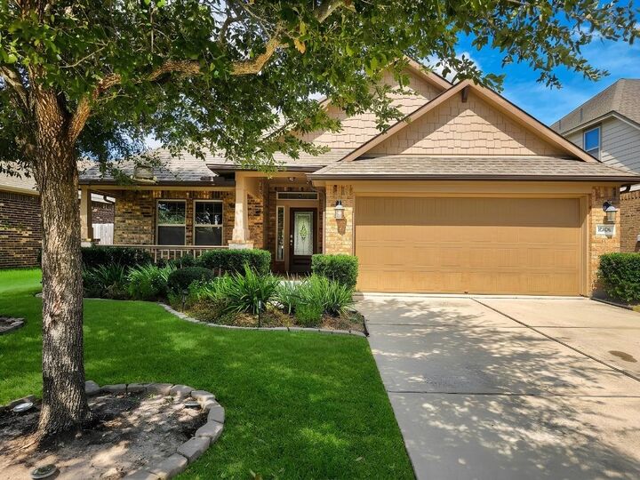 Property Photo: 8206 Oxbow Manor Lane TX 77433