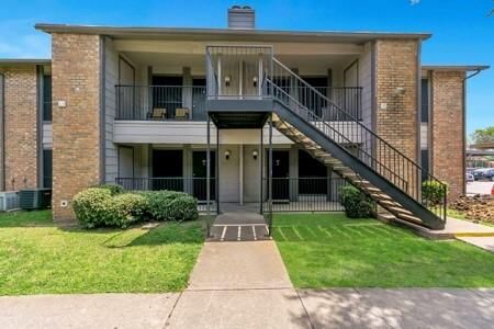 Property Photo: 500 E Loop 820 1114 TX 76112