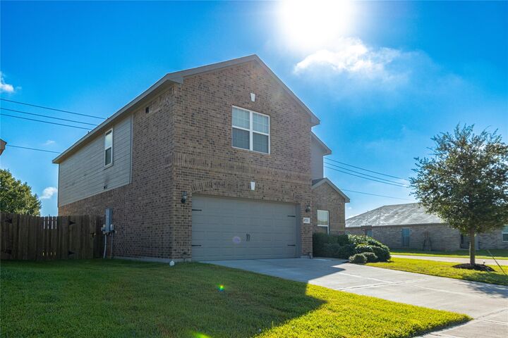 Property Photo: 10723 Anthonomus Way TX 77469