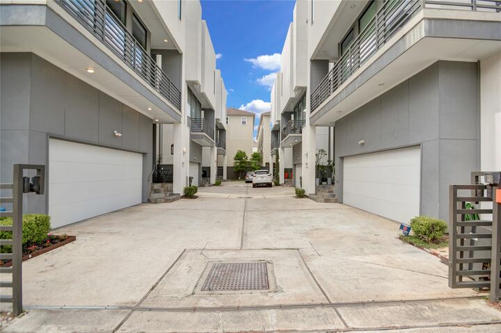 Property Photo: 5634 Petty Street B TX 77007