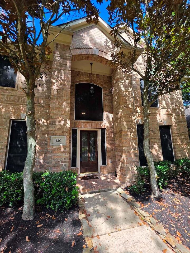 Property Photo: 120 Emerald Cloud Lane TX 77573