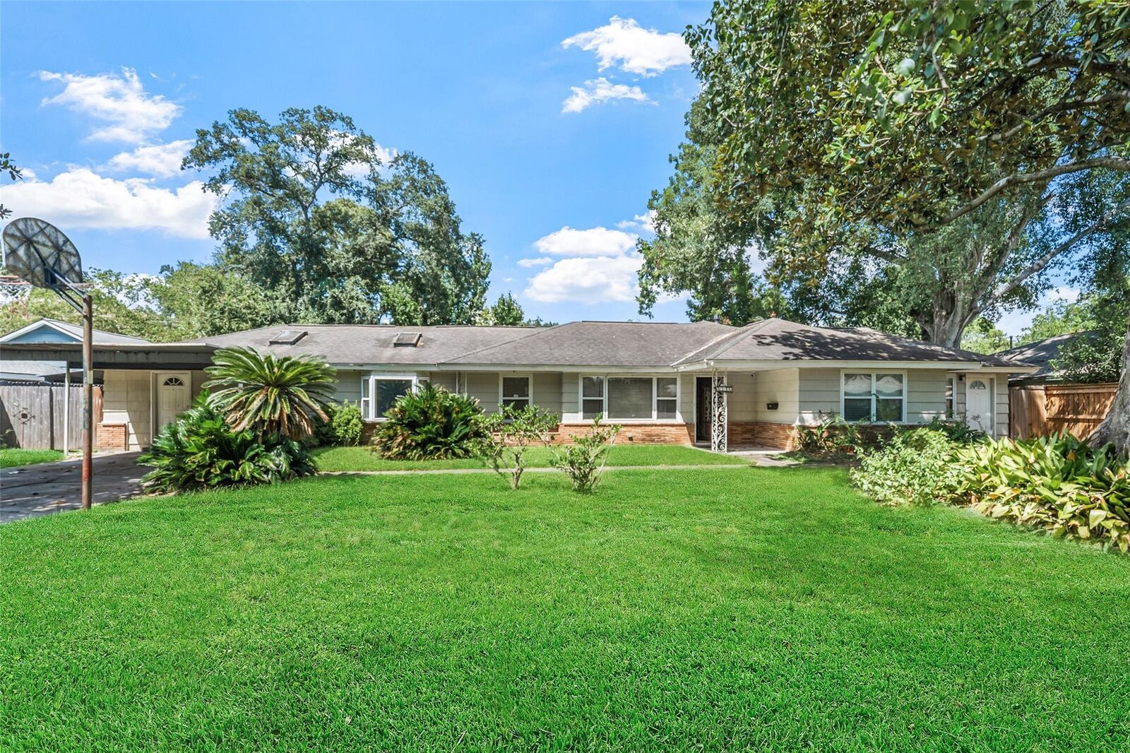 Property Photo: 9346 Willowview Lane TX 77080
