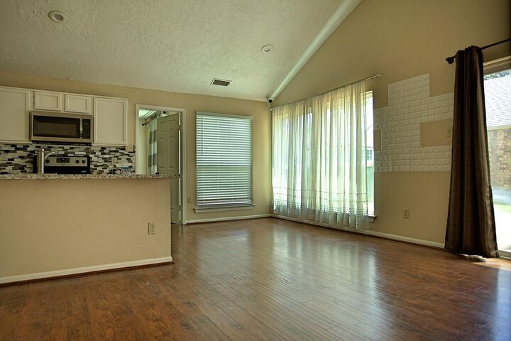 Property Photo: 7219 Caddo Lake Lane TX 77083