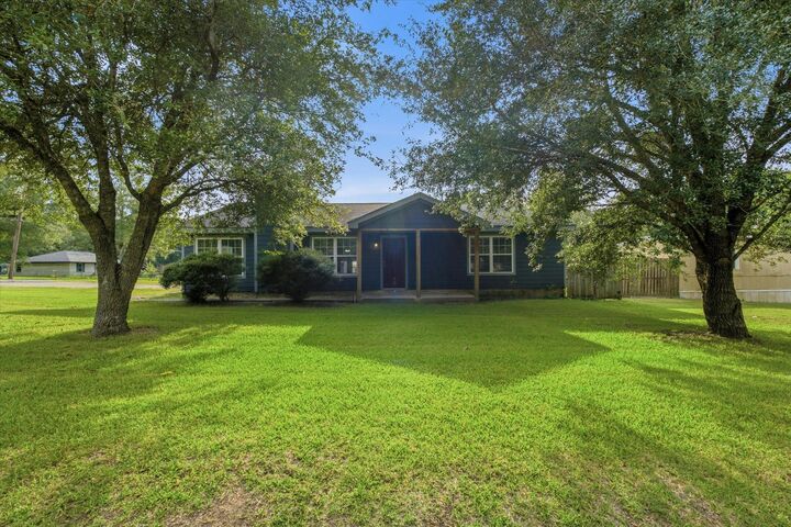 Property Photo: 707 Layl Drive TX 77575