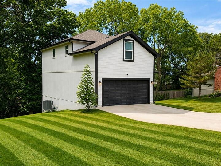Property Photo: 3508 N College Avenue MO 64117