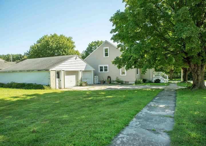 Property Photo:  406 5th Avenue  IA 50676 