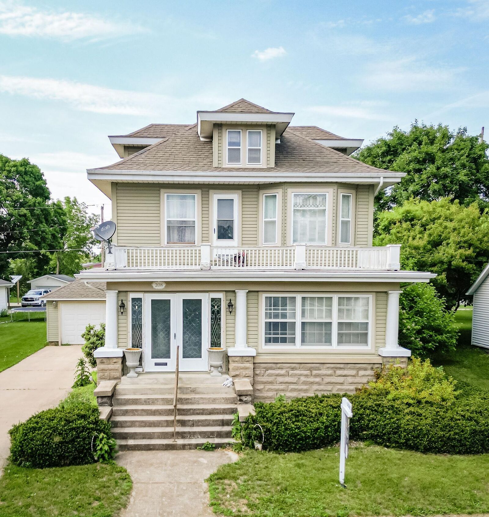 Property Photo: 208 W 6th Street IA 50674