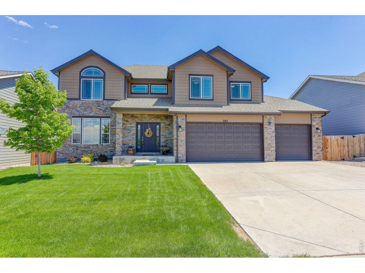 Property Photo:  307 McGregor Ln  CO 80534 