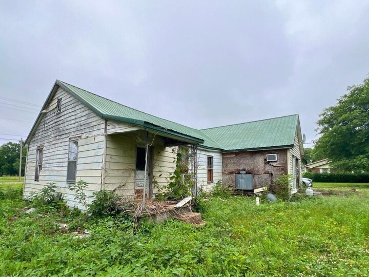 Property Photo:  1560 US-60  KY 42058 