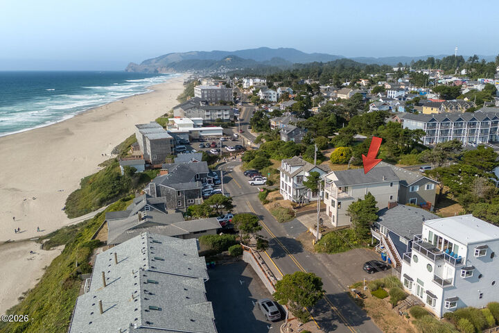 Property Photo:  1334 NW Harbor Avenue  OR 97367 