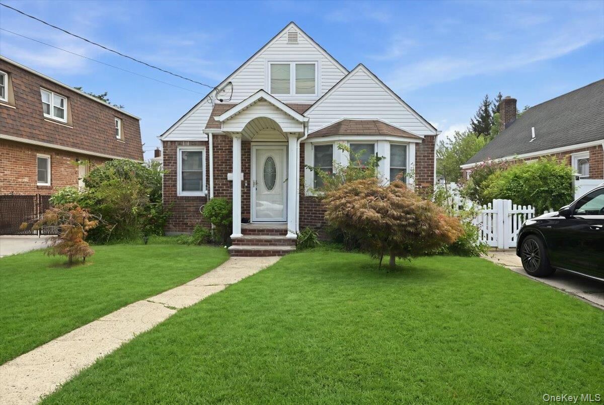Property Photo:  47 Fendale Street  NY 11010 