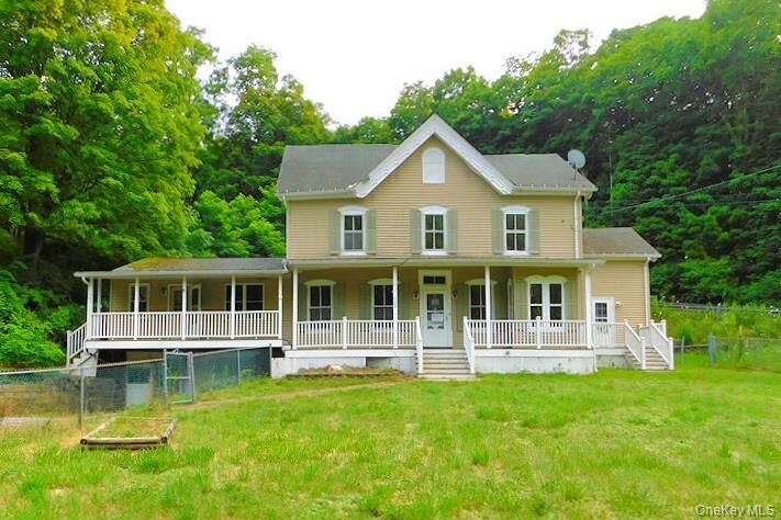Property Photo:  900 Salisbury Turnpike  NY 12571 