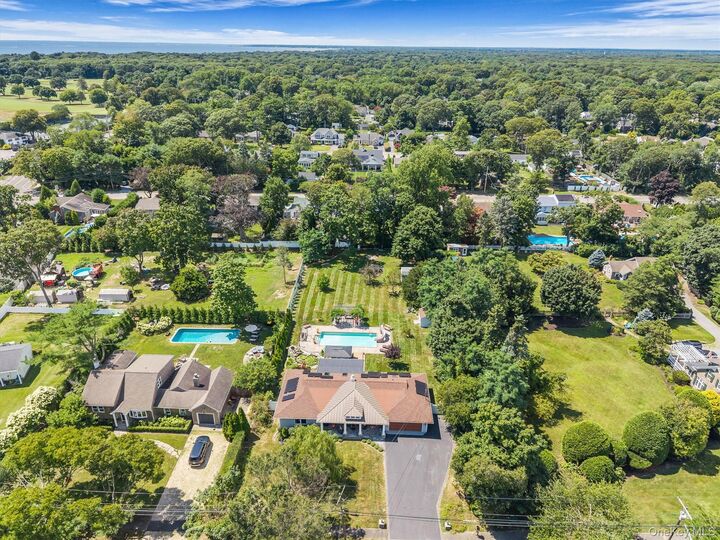 Property Photo:  6 N Howells Point Road  NY 11713 