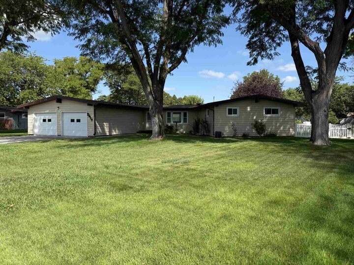 Property Photo: 2615 Birchwood Rd NE 69101