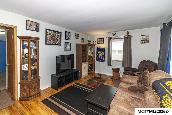 Property Photo: 21 19th SE IA 50401