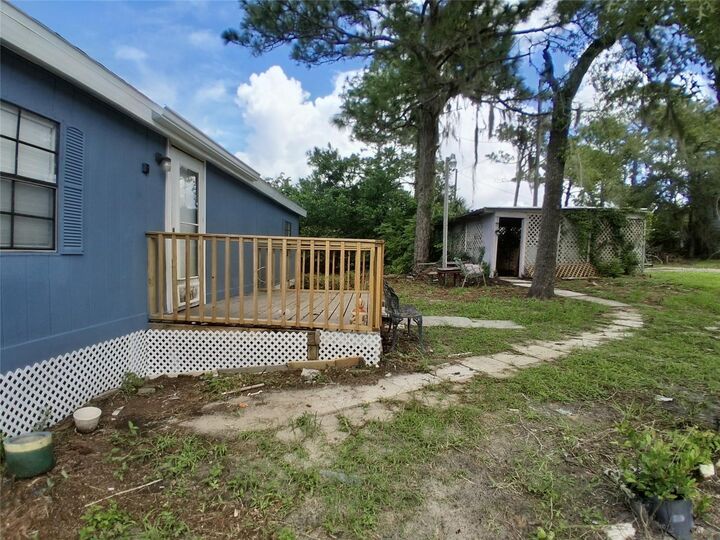 Property Photo:  15215 Vine Street  FL 34667 