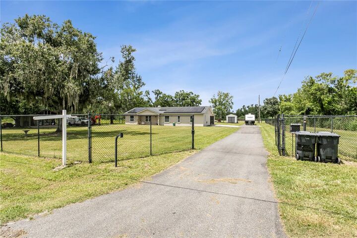 Property Photo:  10710 Bill Tucker Road  FL 33598 