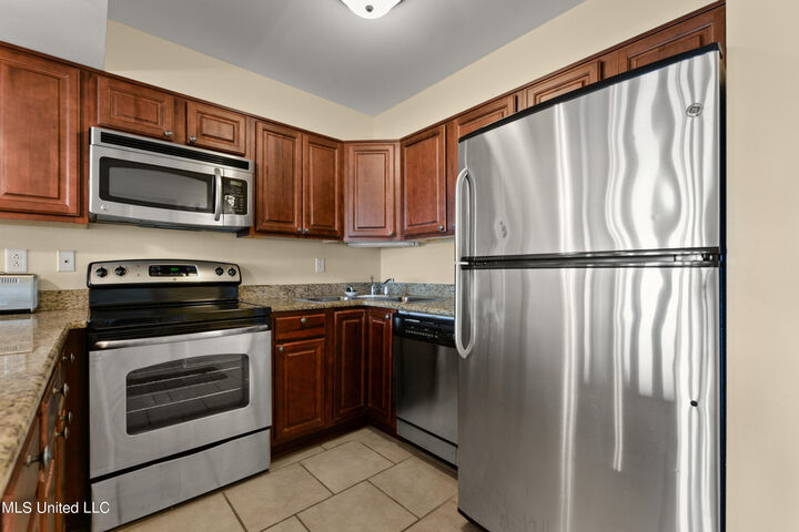Property Photo:  502 Beach Boulevard  MS 39530 