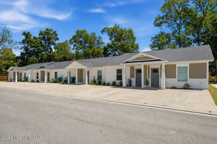 Property Photo:  400 Westbury Glen Lane  MS 39507 