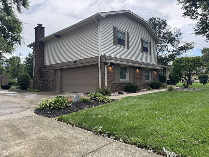 Property Photo: 204 S Oak Boulevard Drive IN 46140