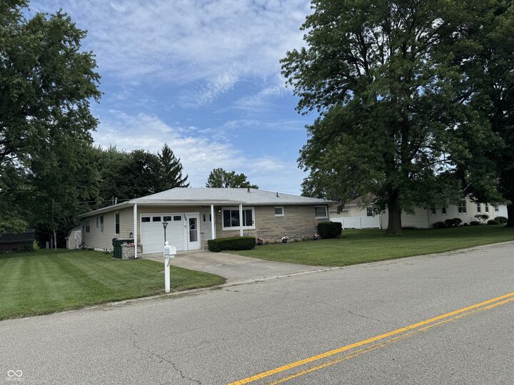 Property Photo: 206 E 5th Street IN 47240
