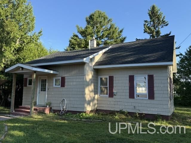 Property Photo: 47280 S Huron Street MI 49905