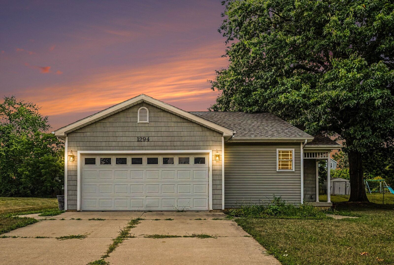 Property Photo:  1294 Chalmers Drive  MI 49015 